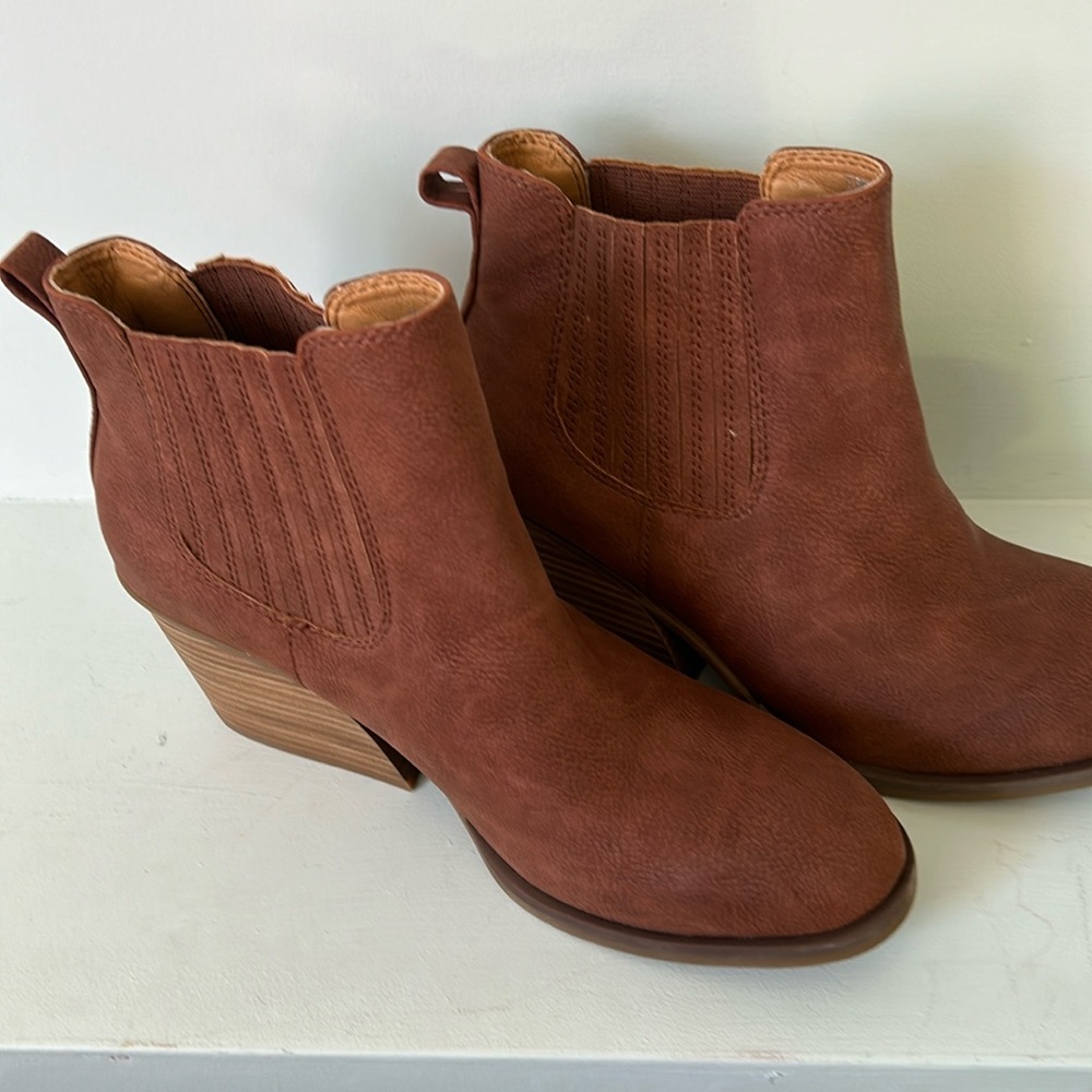 Like New Kirk’s stacked boot